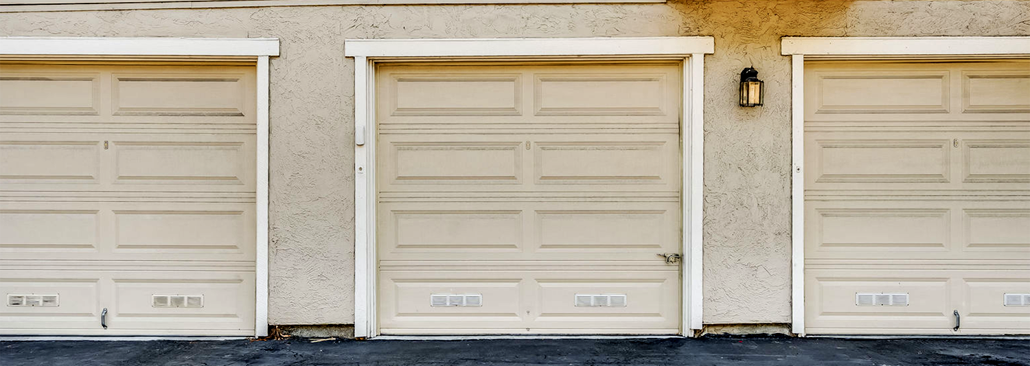 garages on Vista Del Sol