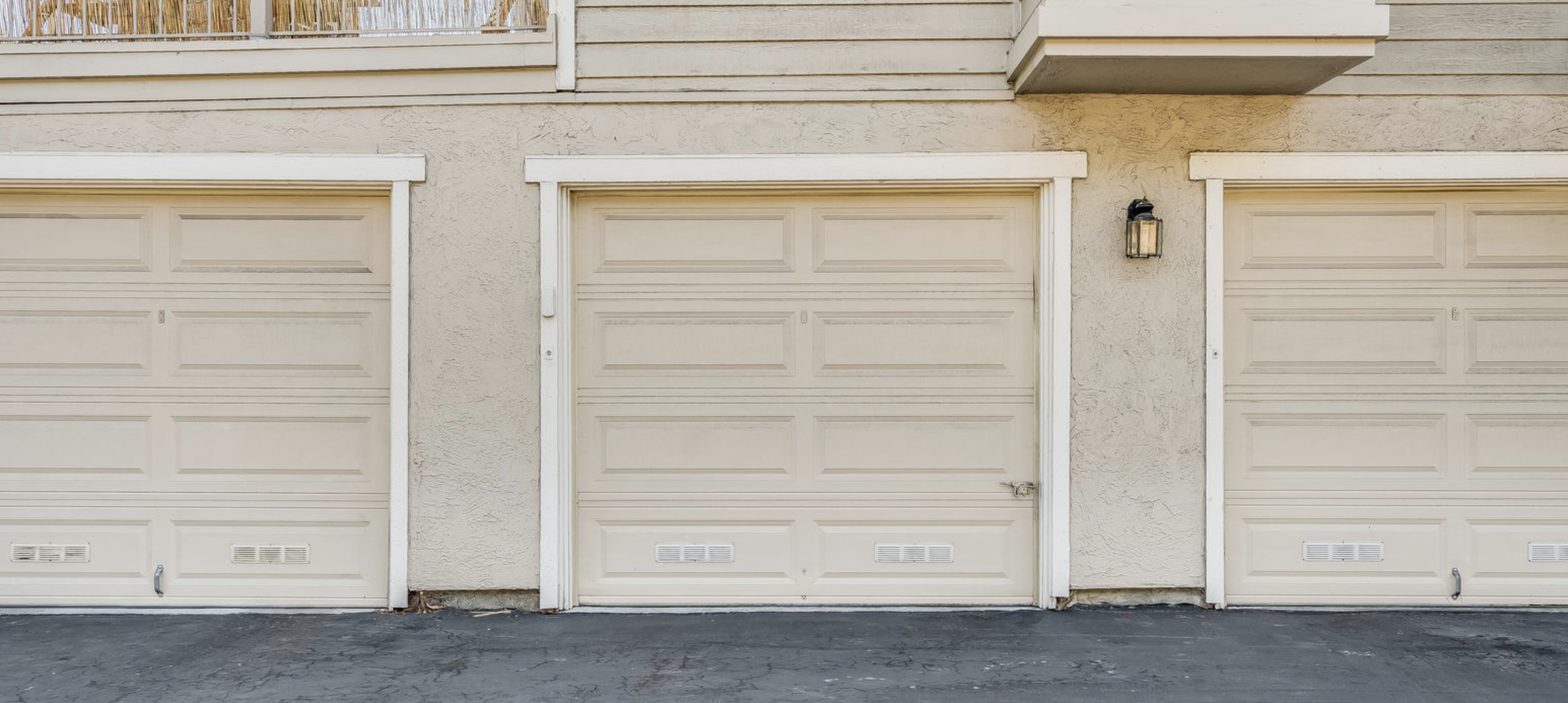 garages on Vista Del Sol