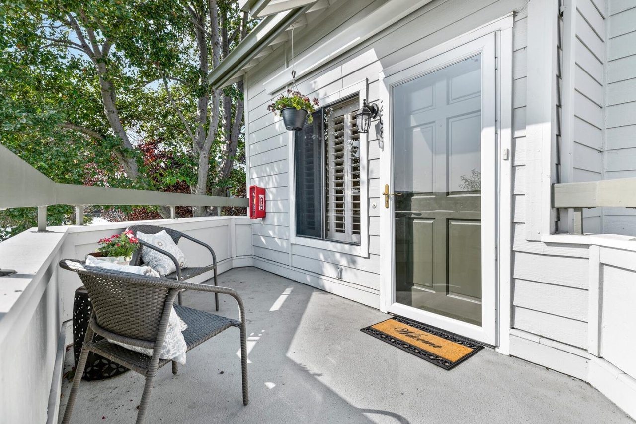 listing photo from 2081 Vista Del Mar, before fire